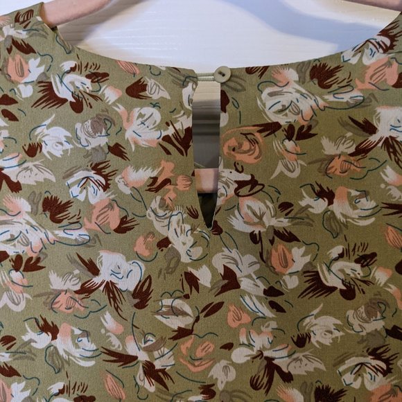 Hayden Girls Sage V-Neck Floral Ruffle Long Sleeve Top Blouse - size XL NWT - Picture 8 of 10